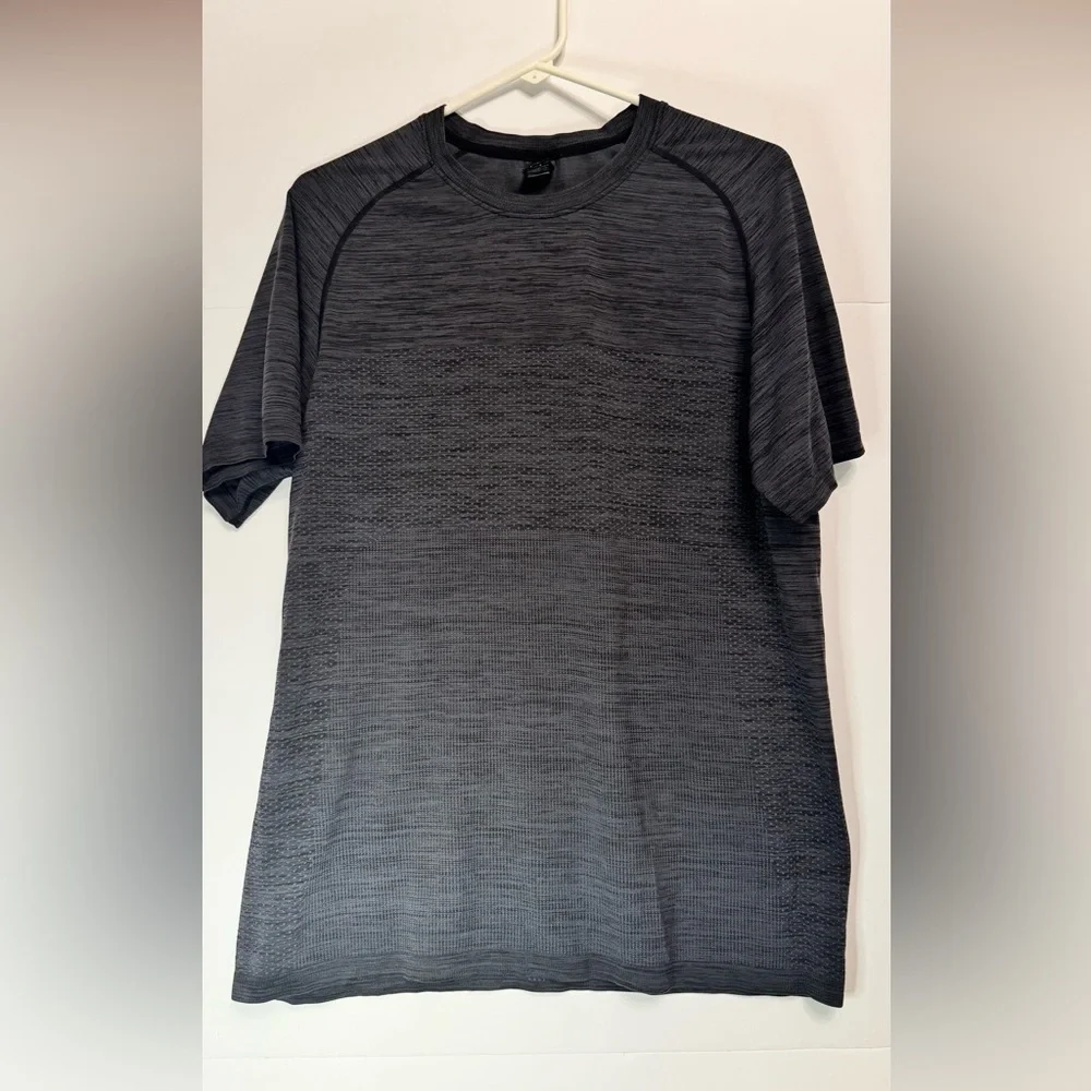 Zella Men’s Gray Seamless Performance Workout Shirt L Athletic Gym Training Tee